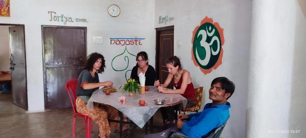 Khajuraho Hostel Eksteriør bilde